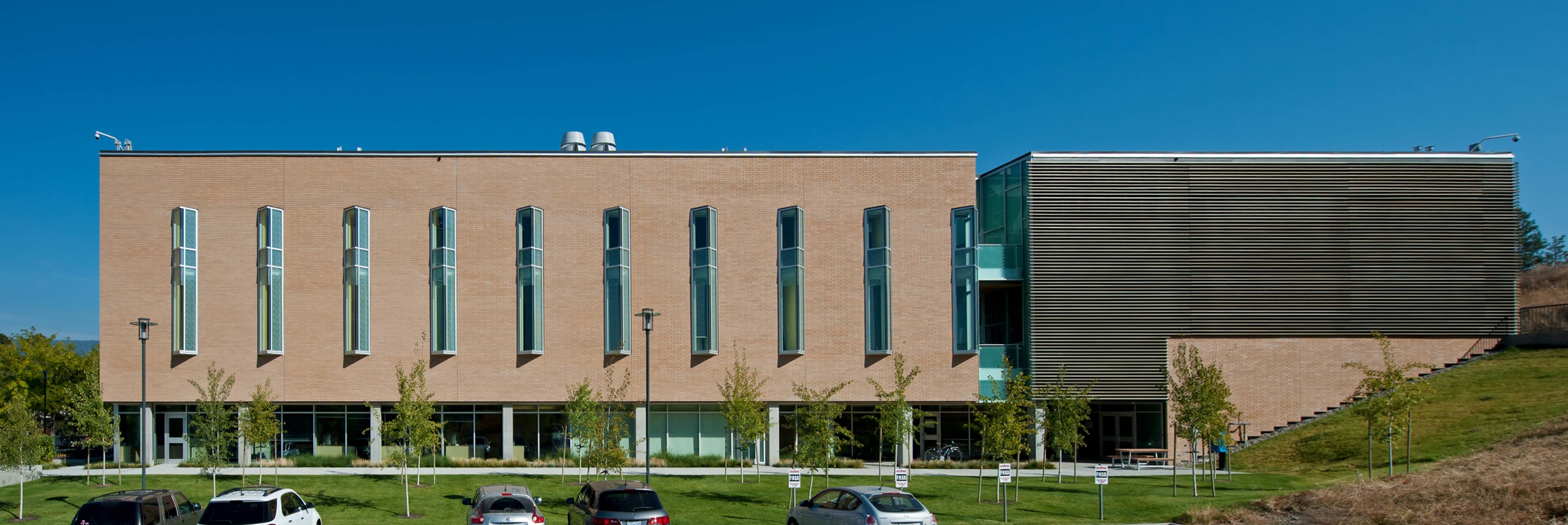 bbp ubco health sciences exterior day 2