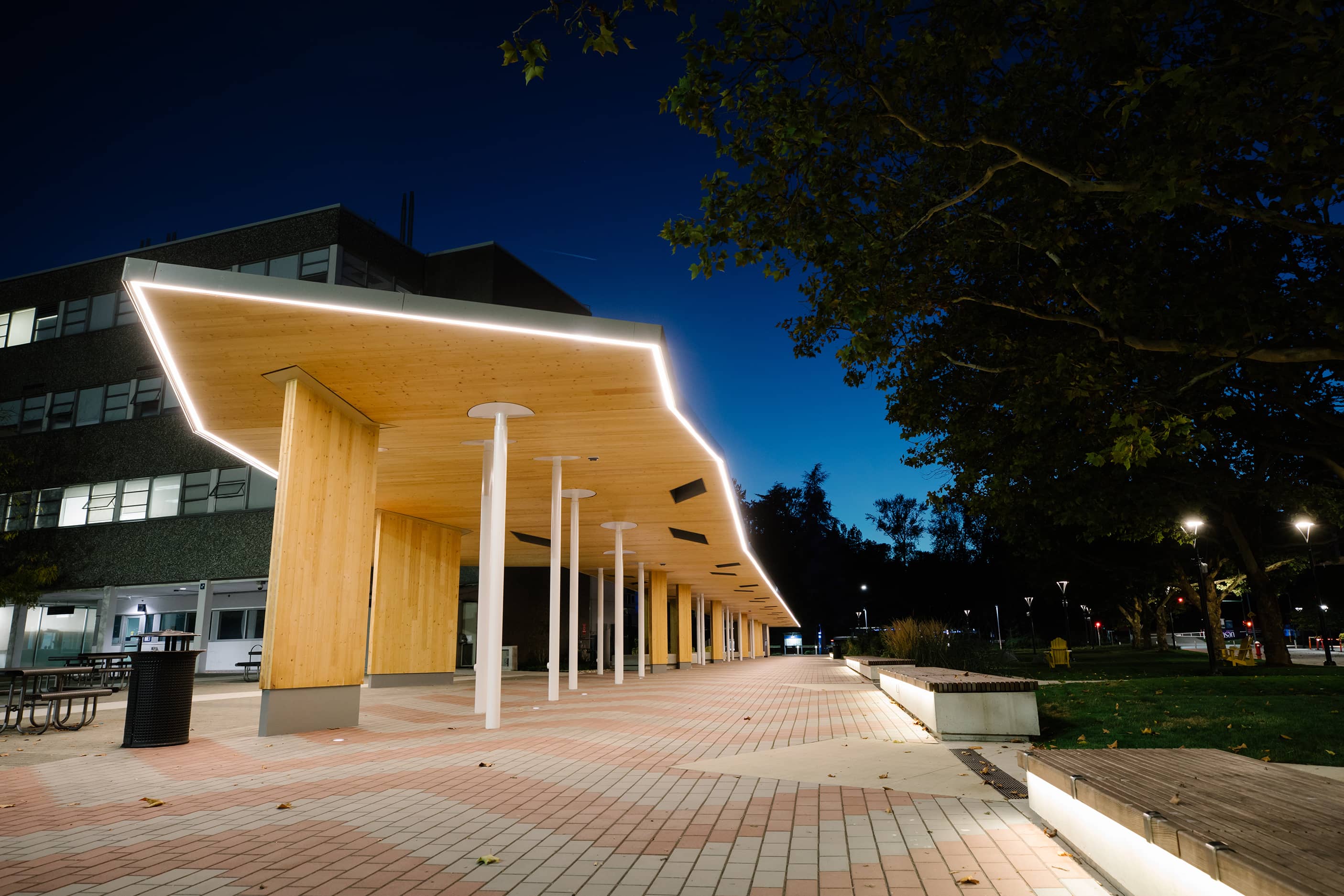 bbp bcit beedie plaza exterior side
