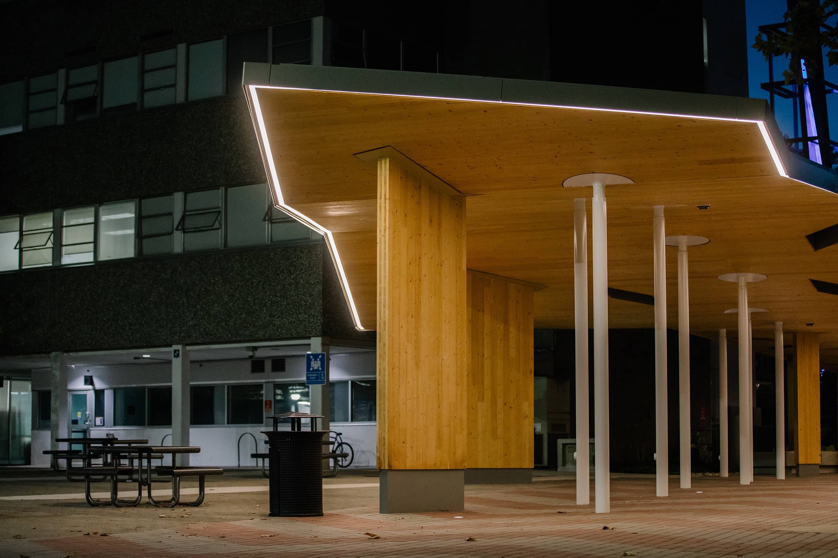 bbp bcit beedie plaza exterior